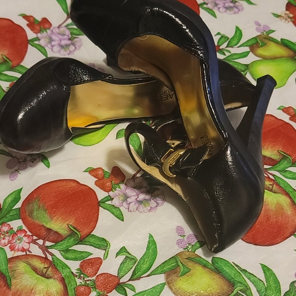 Micheal kor Black Shoes - Picture 6 of 7